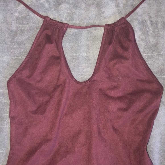 Burgundy key hole bodysuit - Picture 2 of 4